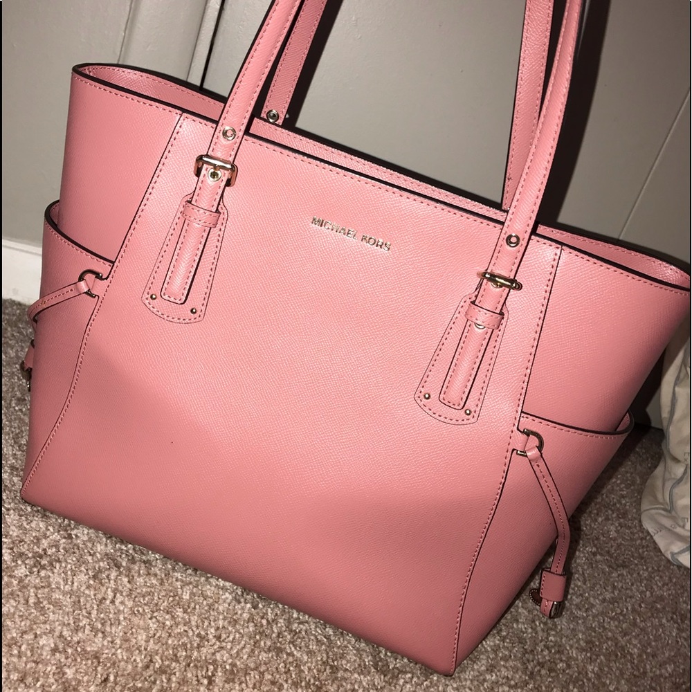 Michael Kors Voyager Tote